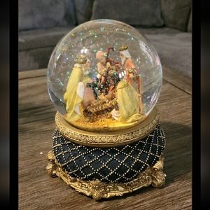 Fontanini Nativity Musical Glitterdome Snowglobe Three Kings